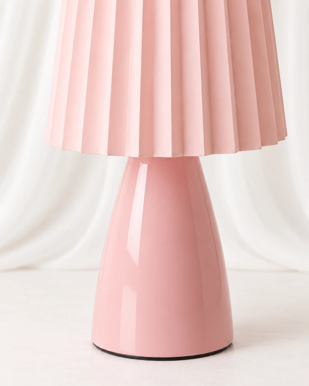 Lampe de chevet vintage plissée rose