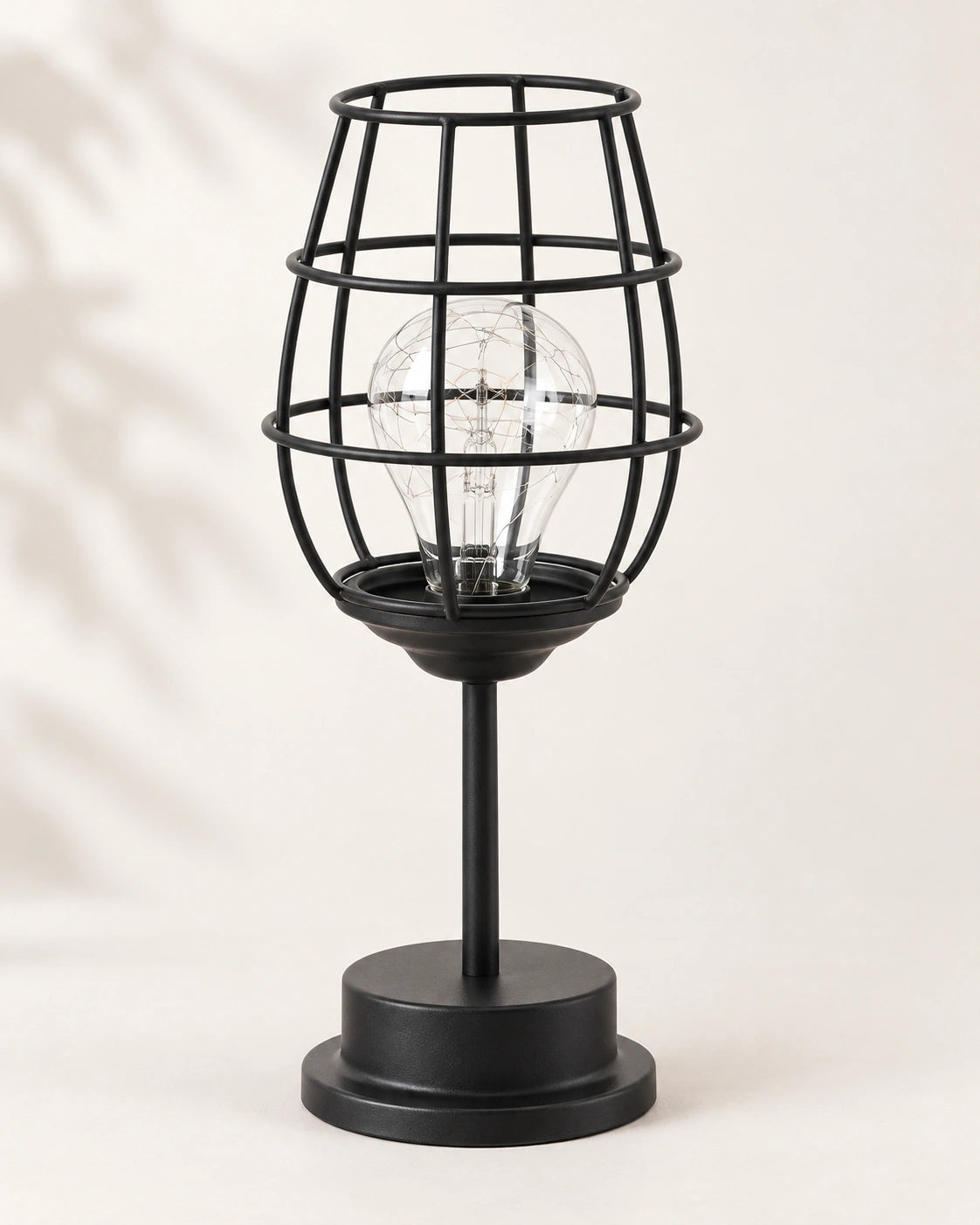 Lampe de chevet en métal noir coupe