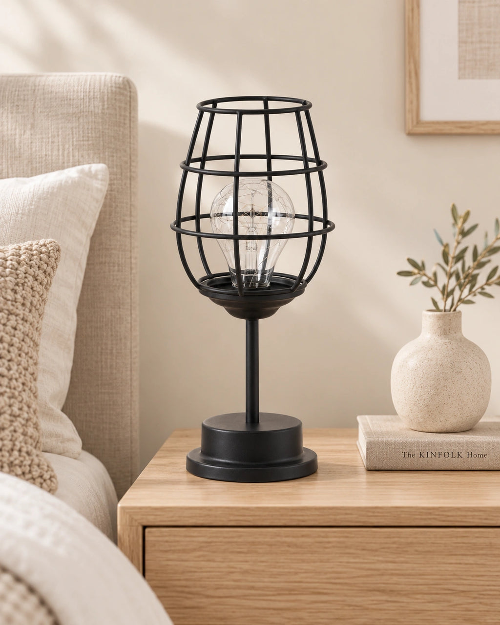 Lampe de chevet en métal noir coupe