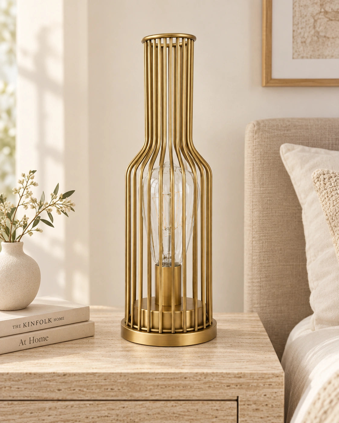 Lampe de chevet en métal doré bouteille