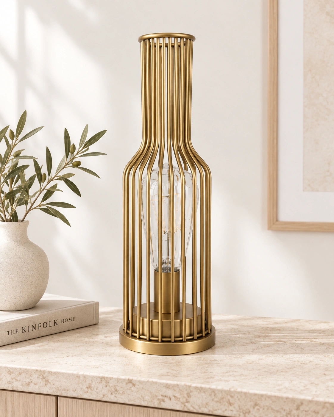Lampe de chevet en métal doré bouteille