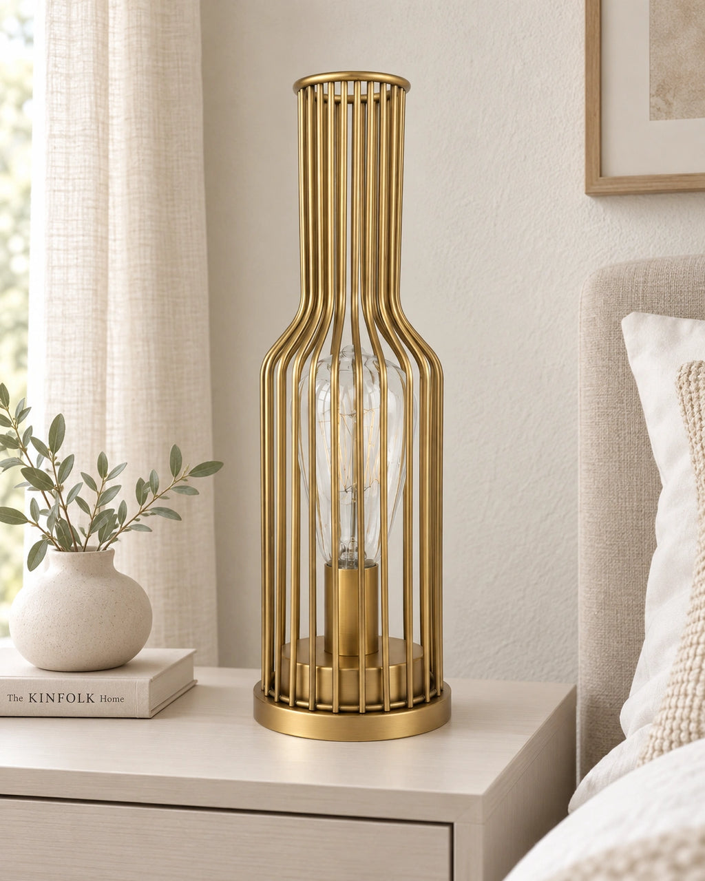 Lampe de chevet en métal doré bouteille