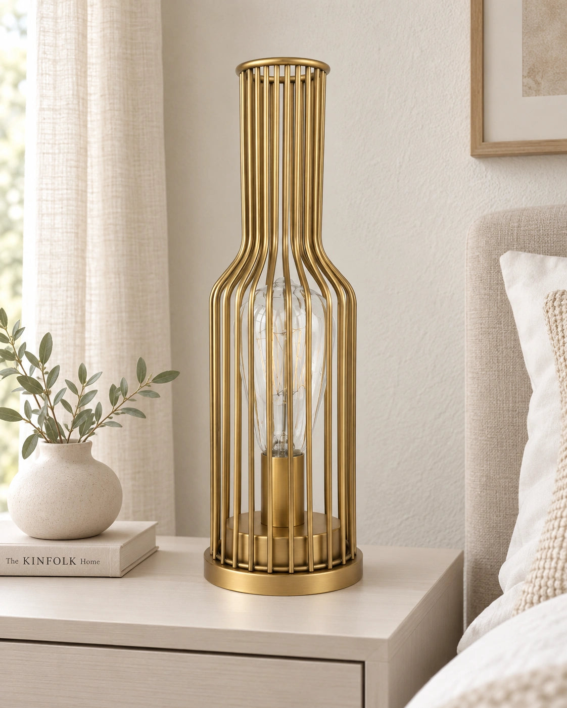 Lampe de chevet en métal doré bouteille