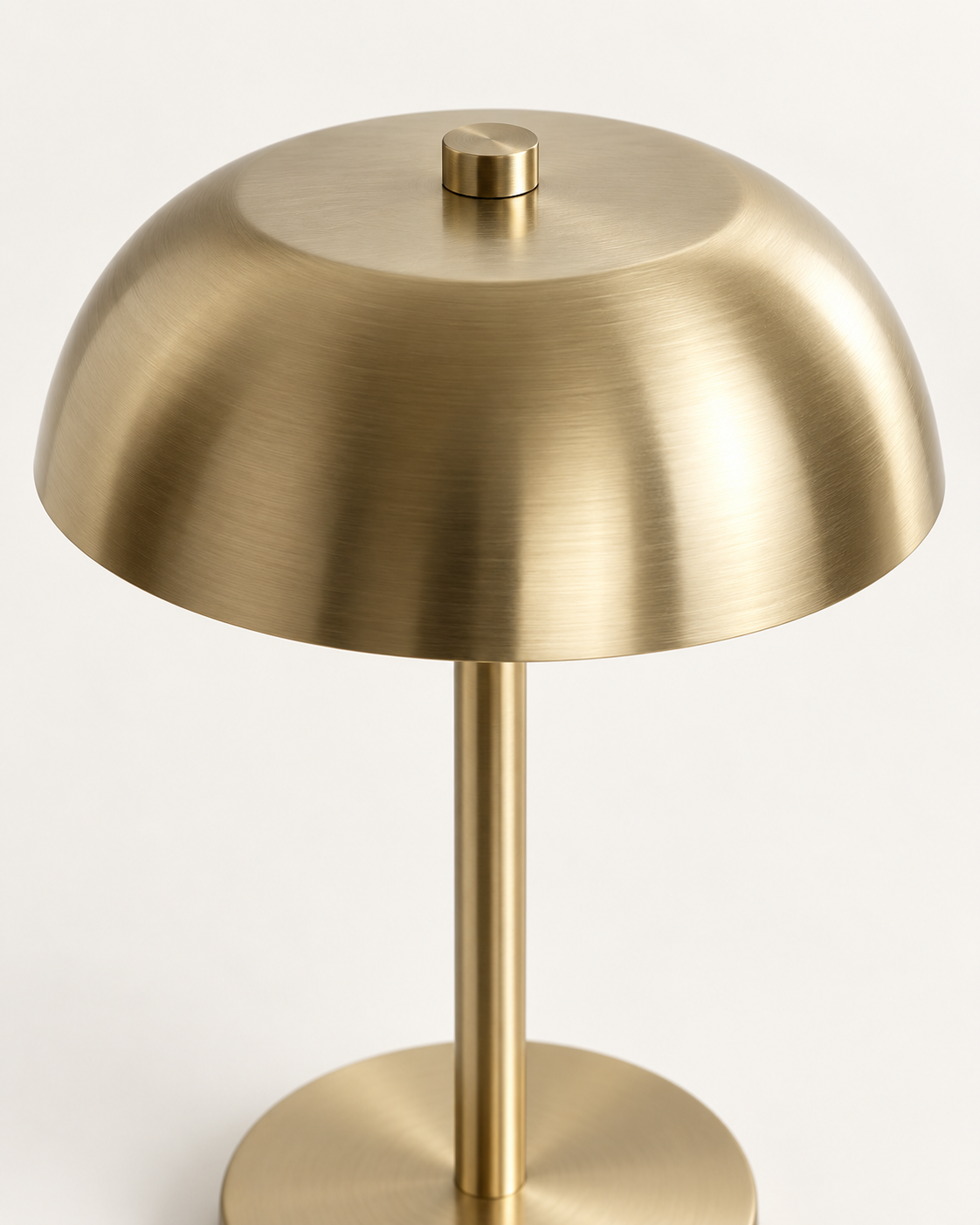 Lampe de chevet dorée en métal