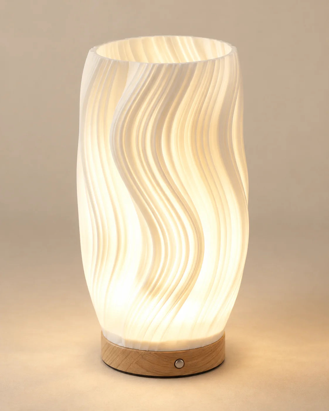 Lampe de chevet relief blanche sur socle en bois