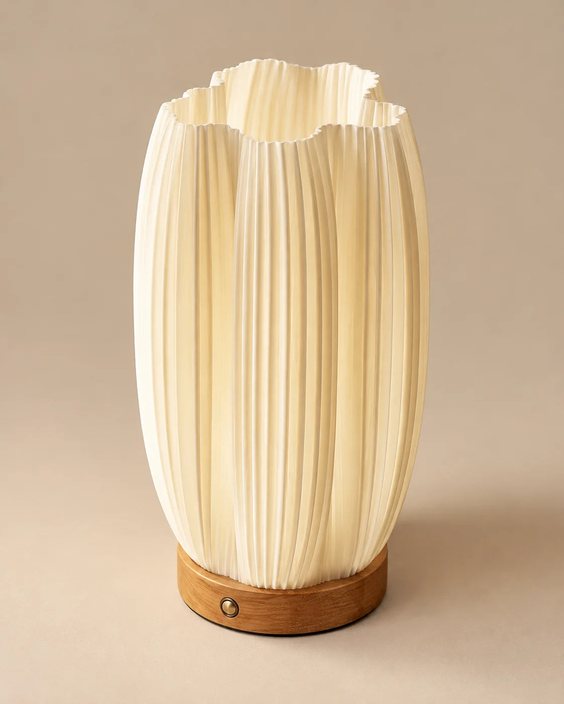 Lampe de chevet vase sur socle en bois blanche