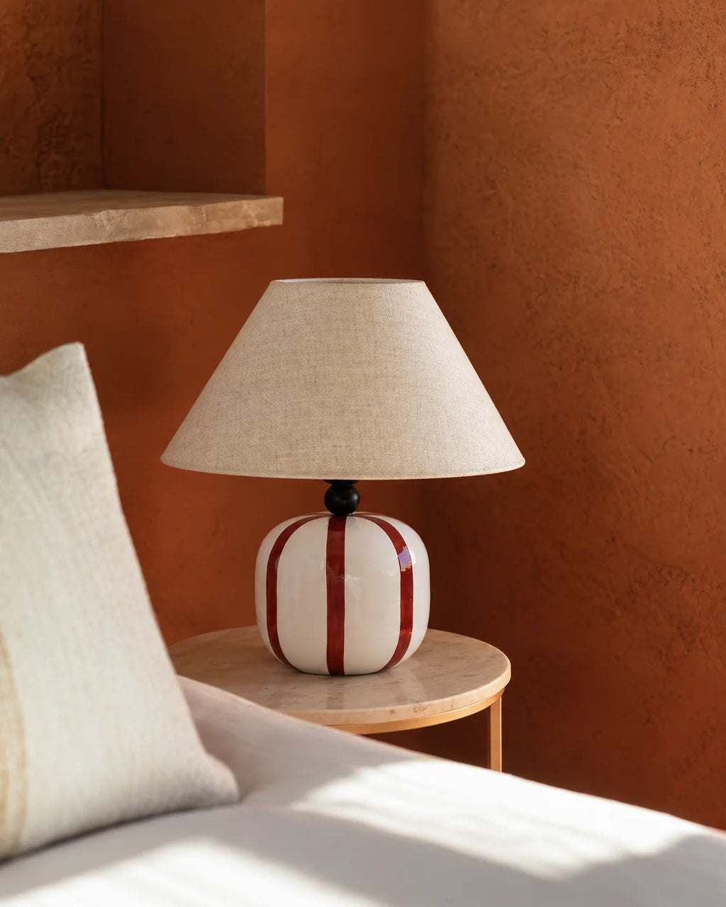 Lampe de chevet ronde rouge et blanche