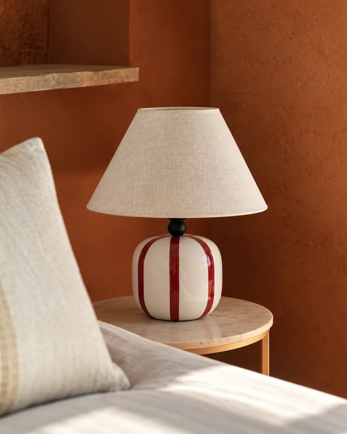 Lampe de chevet ronde rouge et blanche