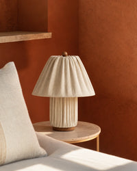 Lampe de chevet crème en tissu et support en bois