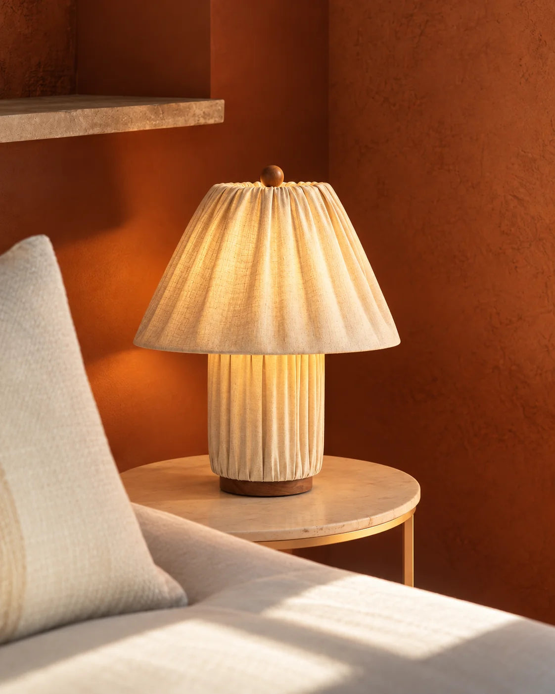 Lampe de chevet crème en tissu et support en bois