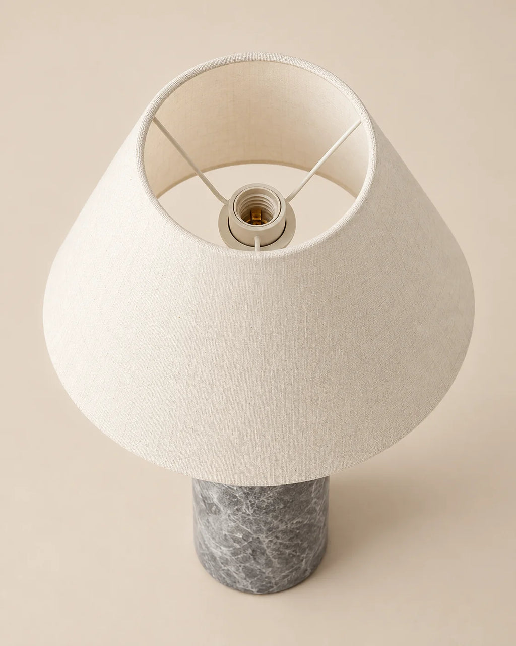 Lampe de chevet en marbre gris et abat jour blanc