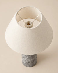 Lampe de chevet en marbre gris et abat jour blanc