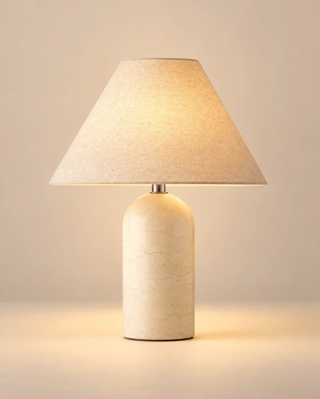 Lampe de chevet en marbre beige et abat jour blanc