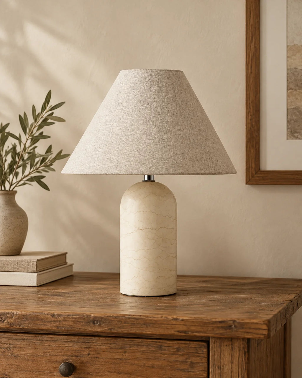 Lampe de chevet en marbre beige et abat jour blanc