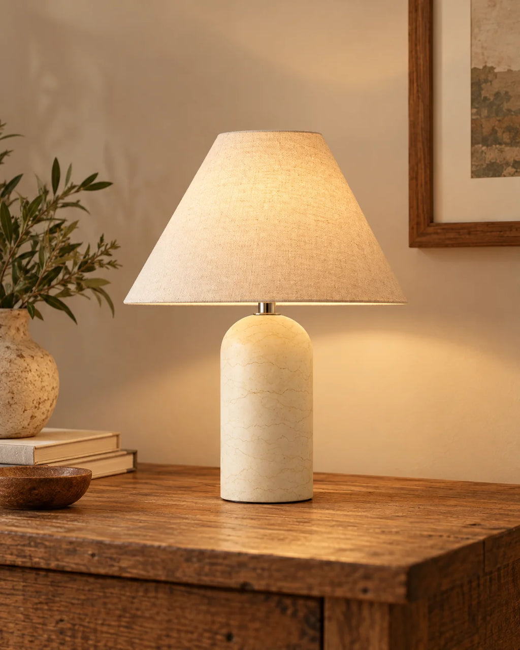 Lampe de chevet en marbre beige et abat jour blanc