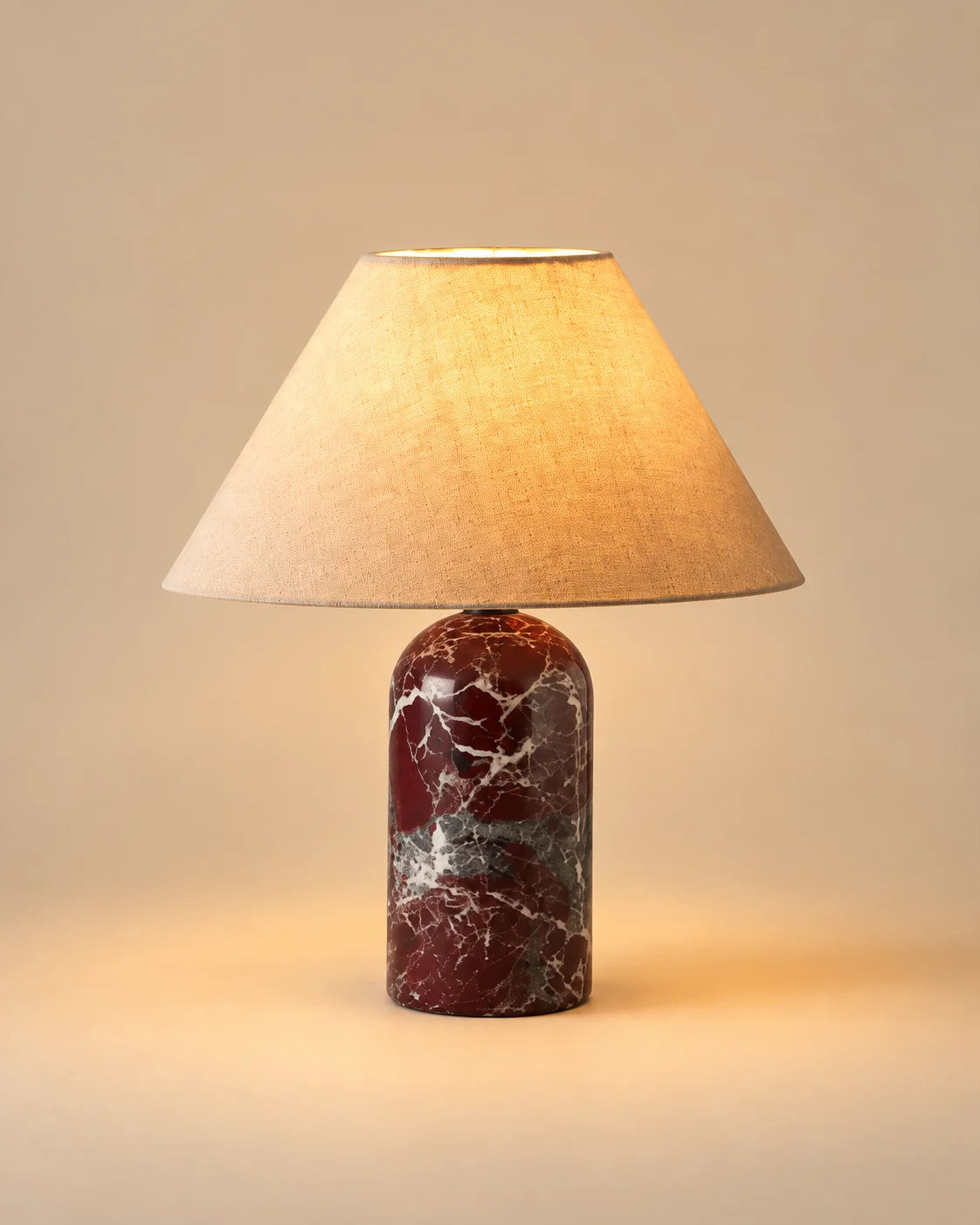Lampe de chevet en marbre rouge et abat jour blanc