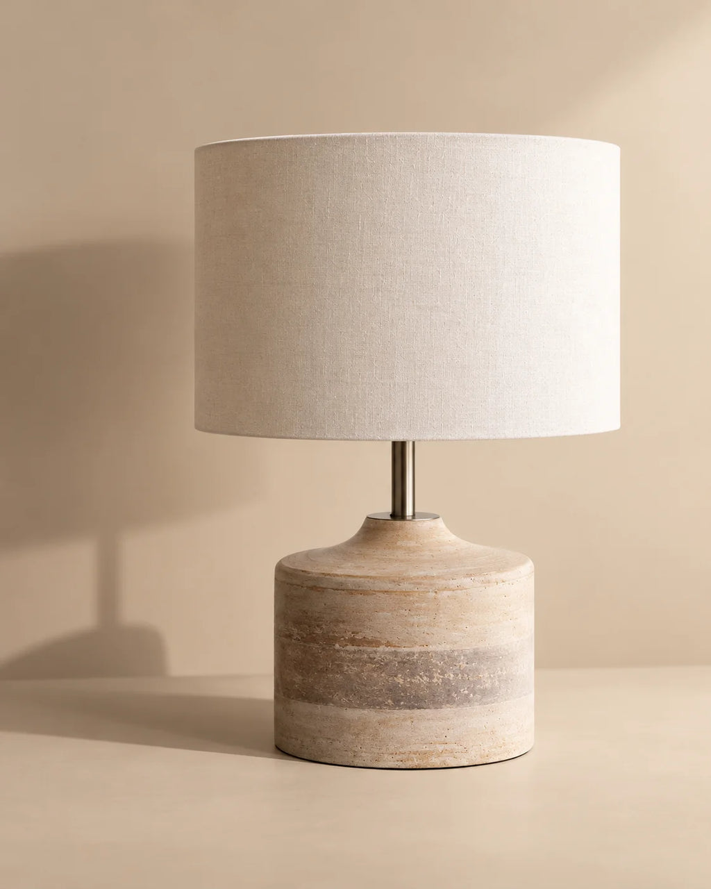Lampe de chevet en bois massif blanchi et abat-jour blanc