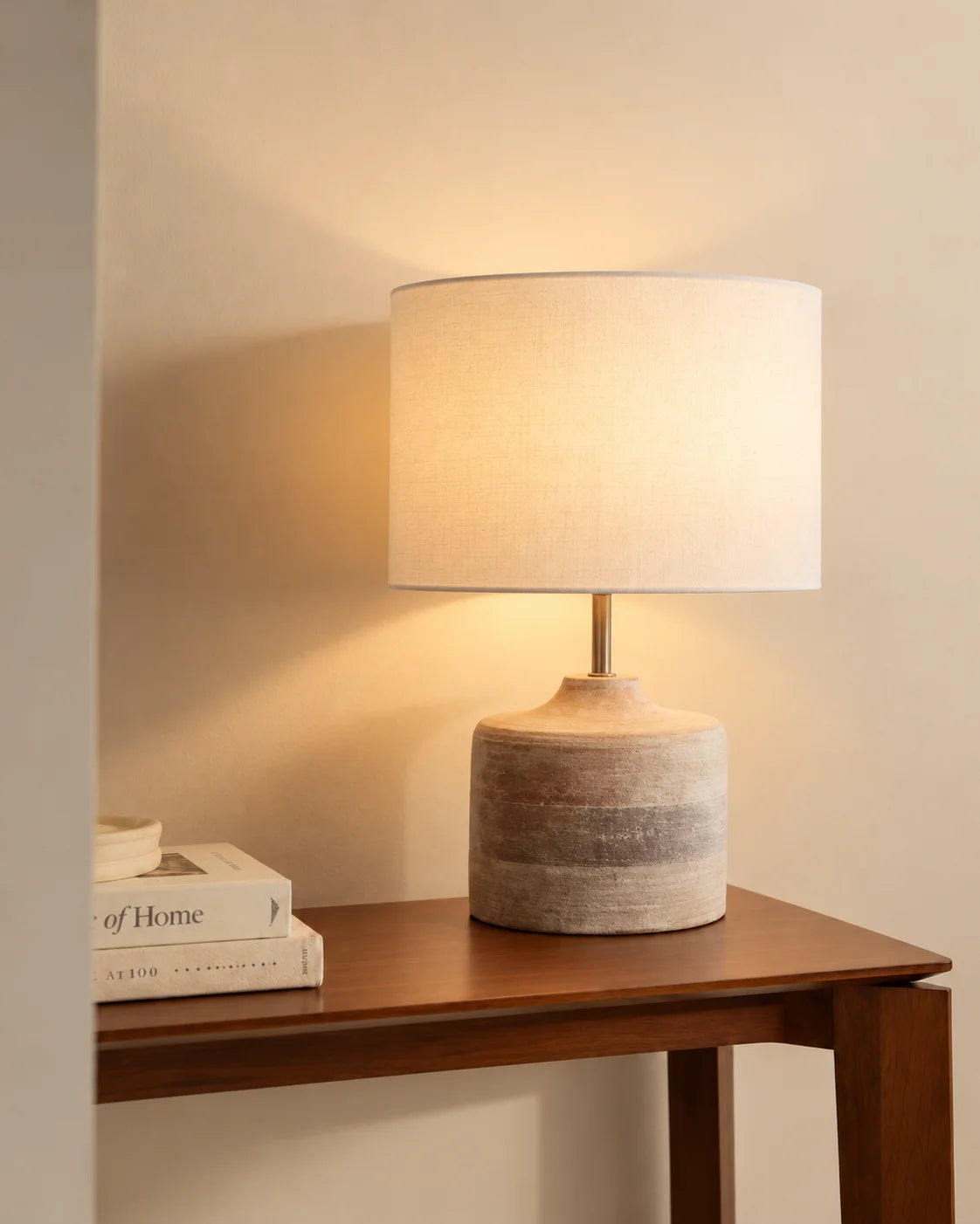 Lampe de chevet en bois massif blanchi et abat-jour blanc