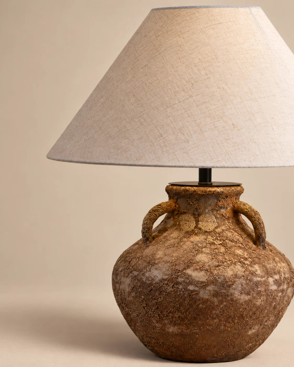 Lampe de chevet wabi sabi en poterie patinée