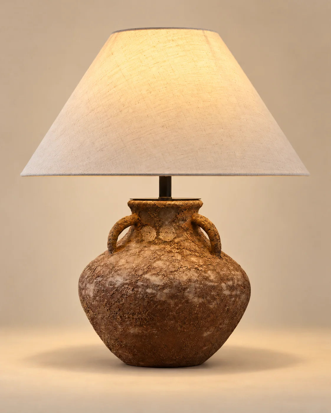 Lampe de chevet wabi sabi en poterie patinée