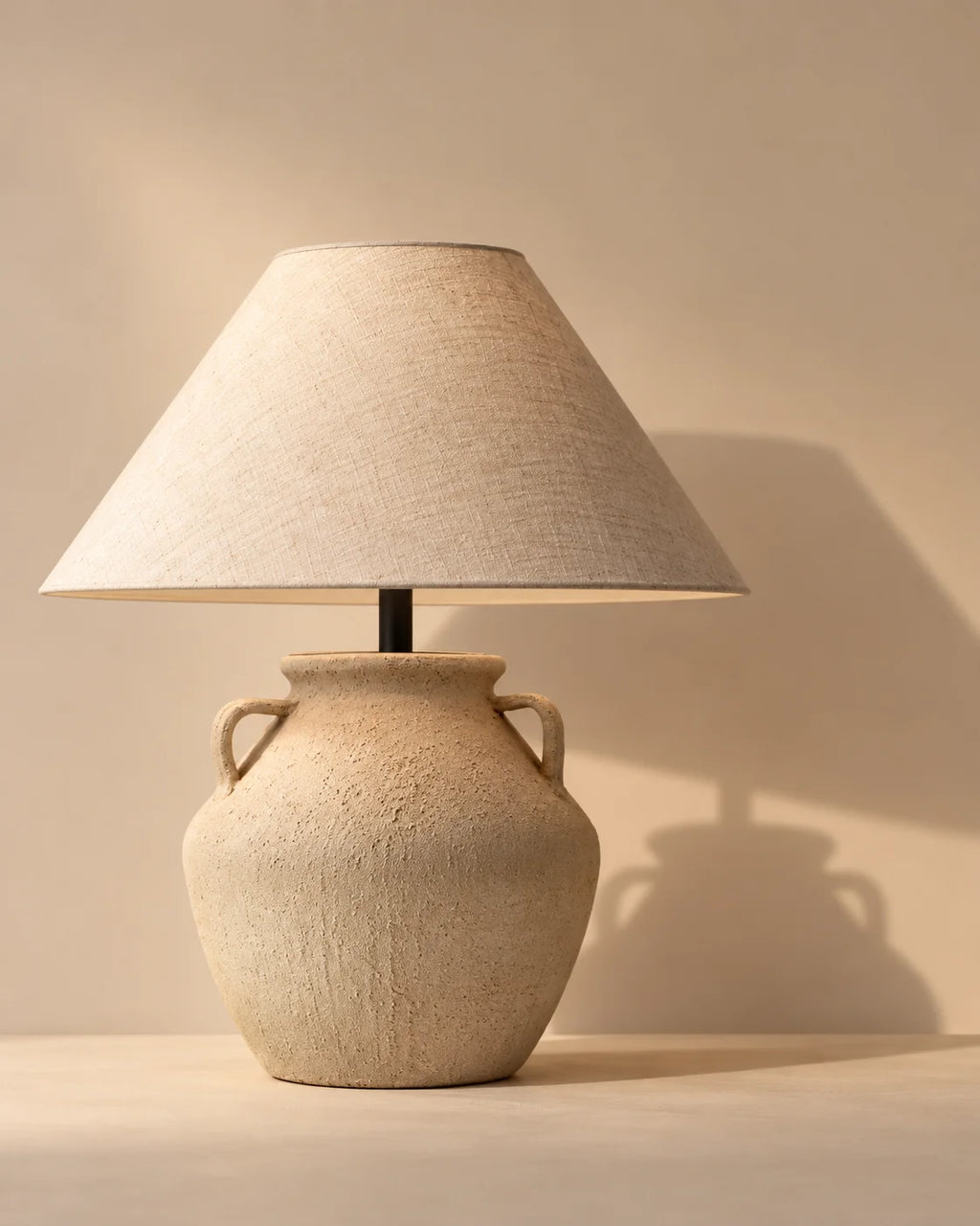 Lampe de chevet wabi sabi en céramique crème