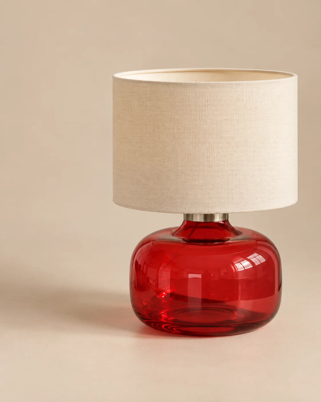 Lampe de chevet en verre rouge et abat-jour en lin
