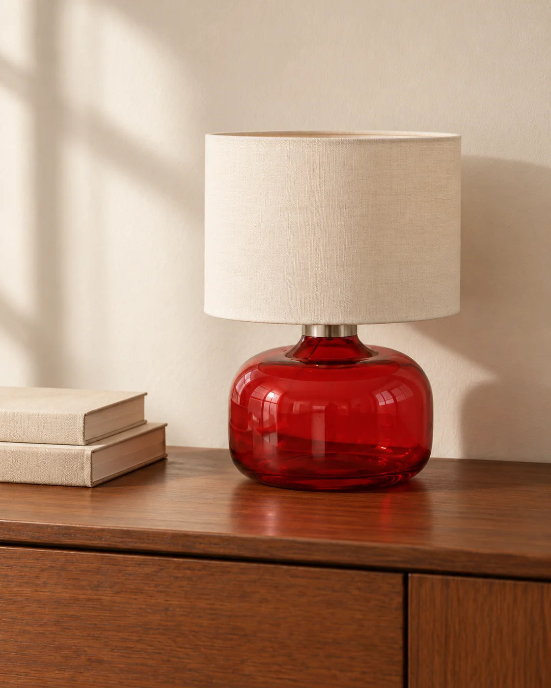 Lampe de chevet en verre rouge et abat-jour en lin