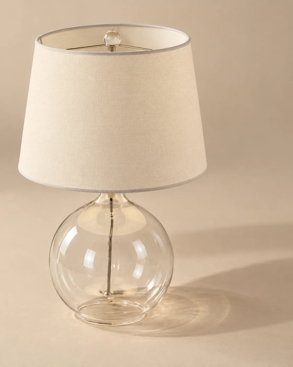 Lampe de chevet en verre transparent et abat-jour lin