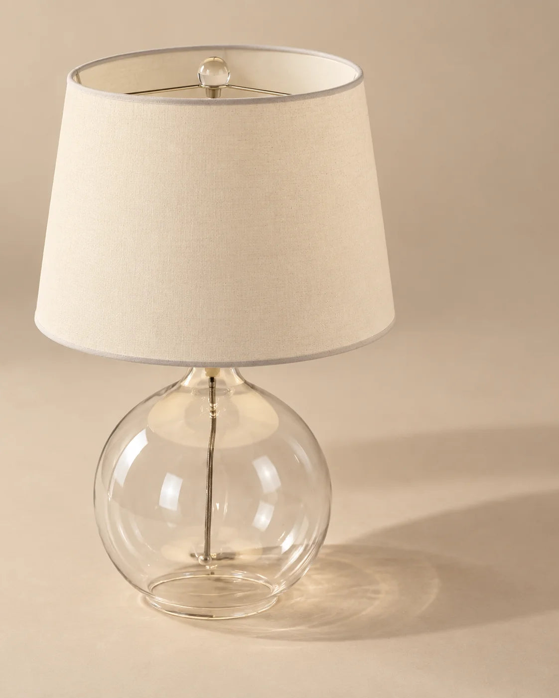 Lampe de chevet en verre transparent et abat-jour lin