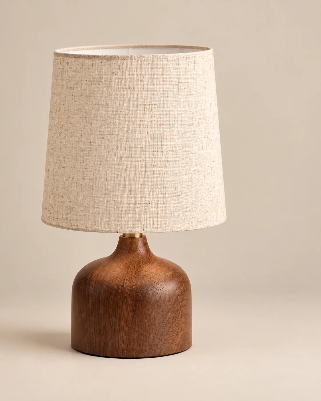 Lampe de chevet céramique imitation bois ronde et abat jour beige