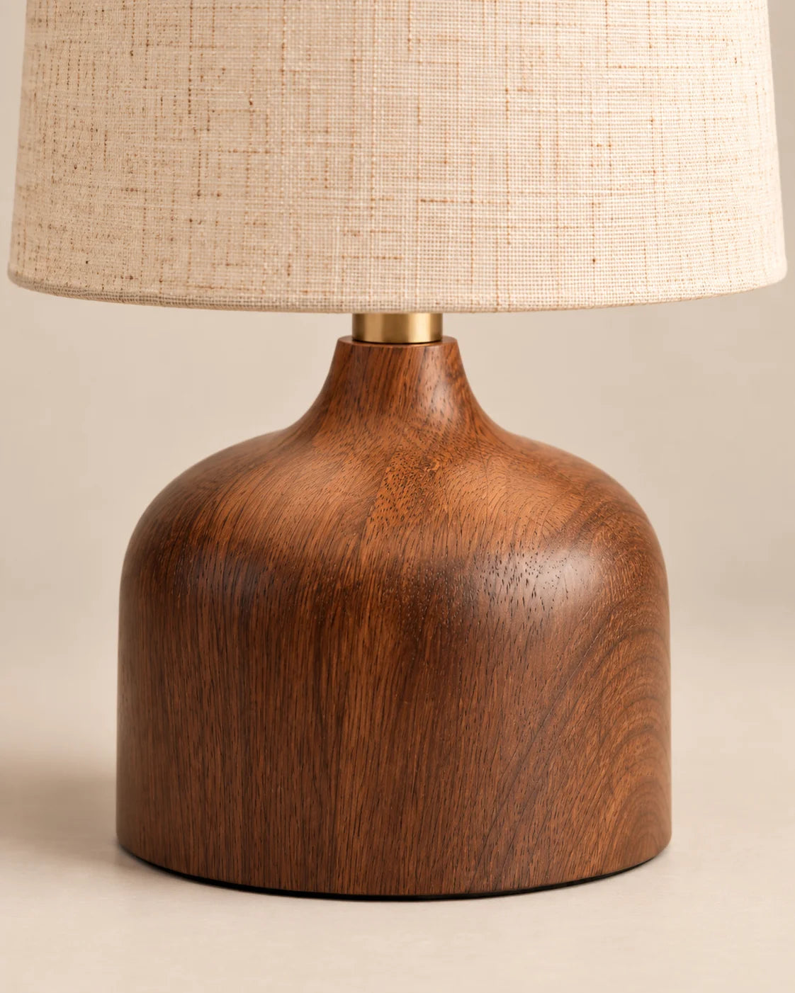 Lampe de chevet céramique imitation bois ronde et abat jour beige