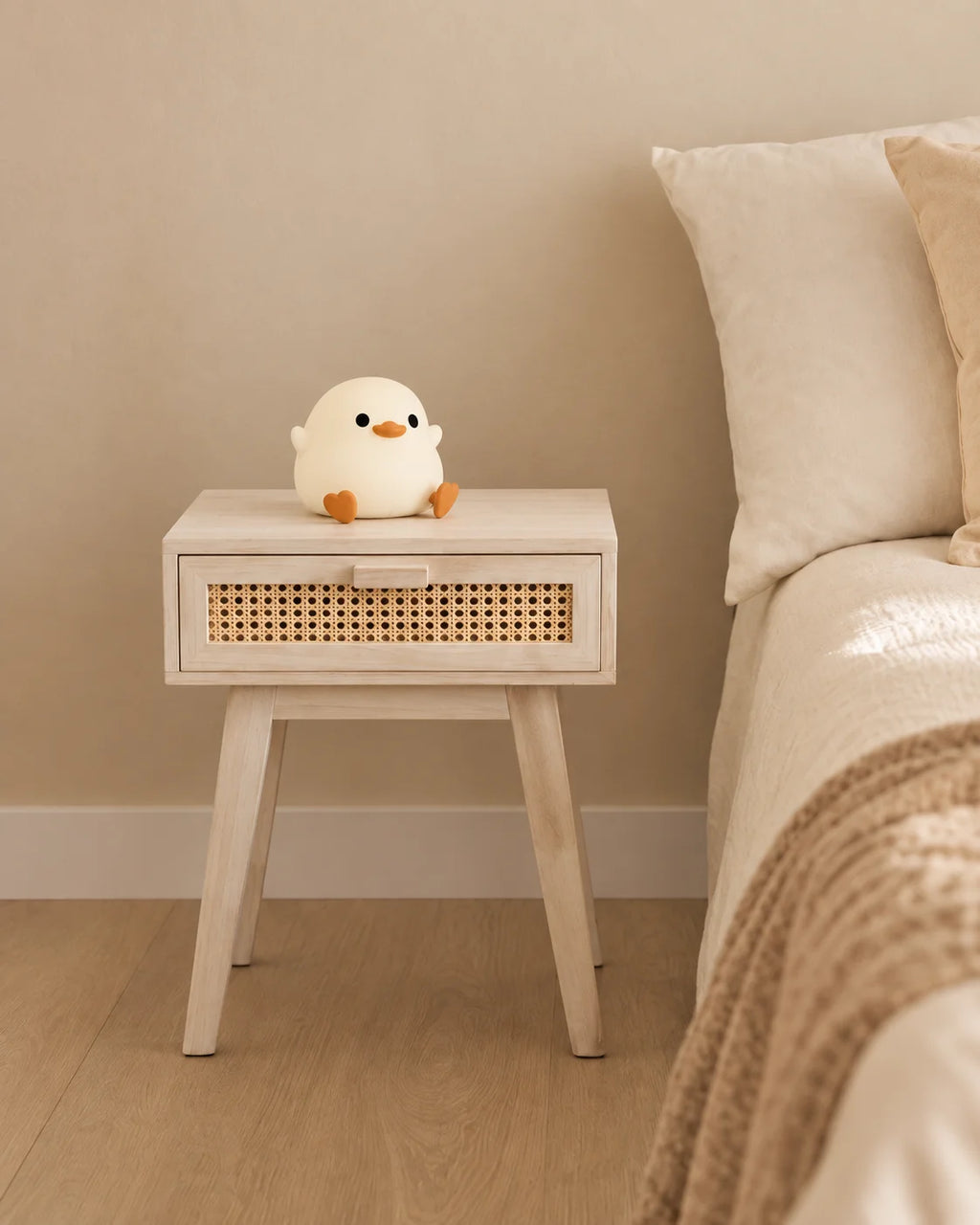Lampe de chevet poussin blanche et jaune en silicone