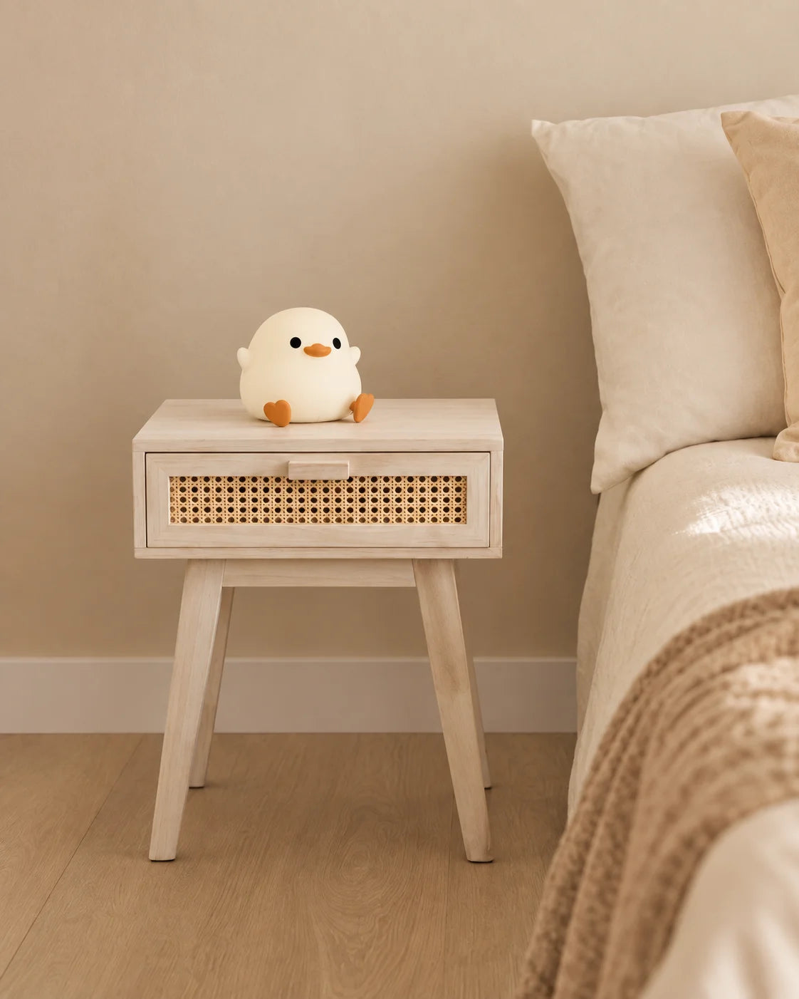 Lampe de chevet poussin blanche et jaune en silicone
