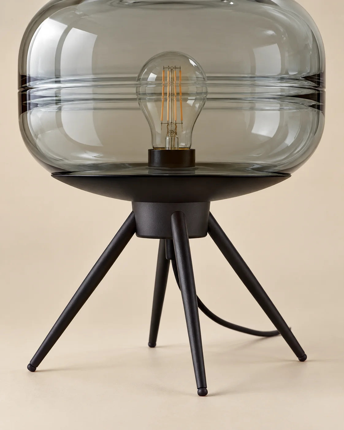 Lampe de chevet en verre teinté bleu sur pied en fer