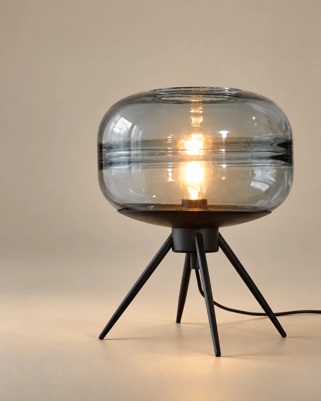 Lampe de chevet en verre teinté bleu sur pied en fer