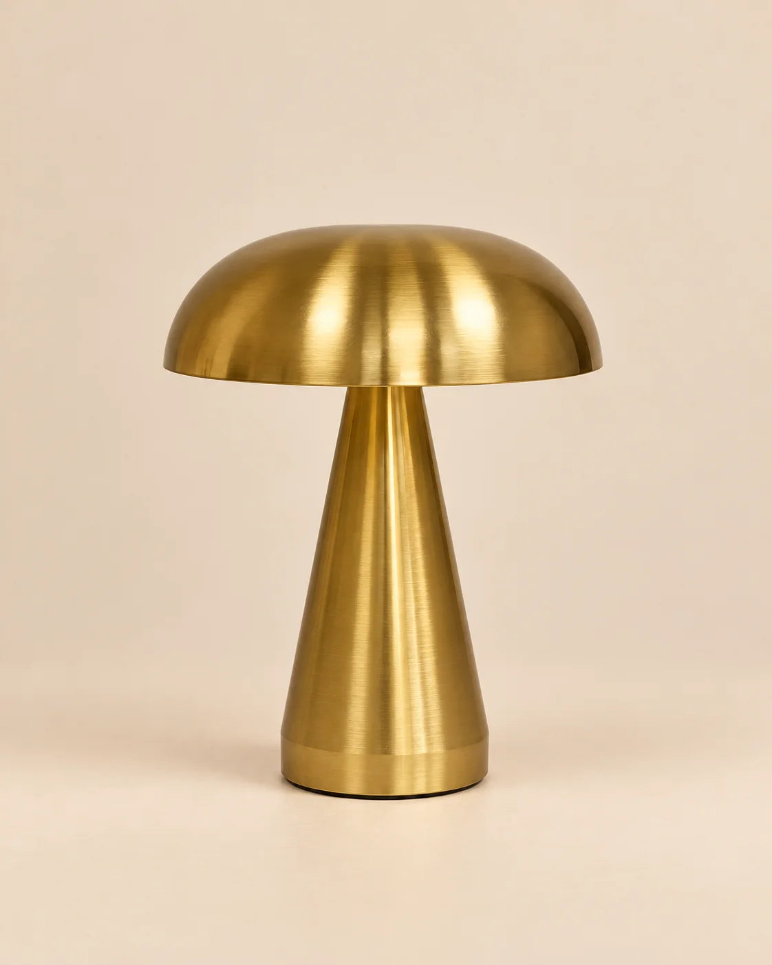 Lampe de chevet en métal dorée champignon
