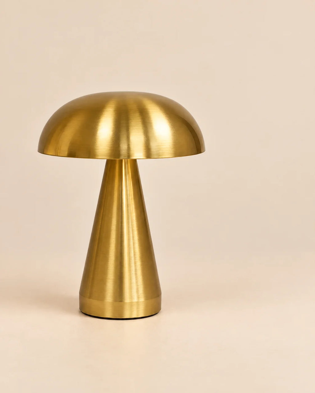 Lampe de chevet en métal dorée champignon