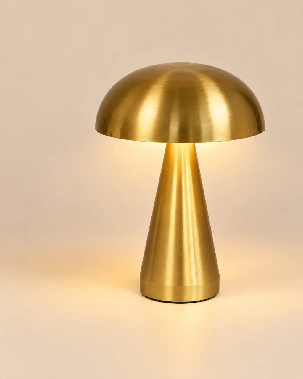 Lampe de chevet en métal dorée champignon