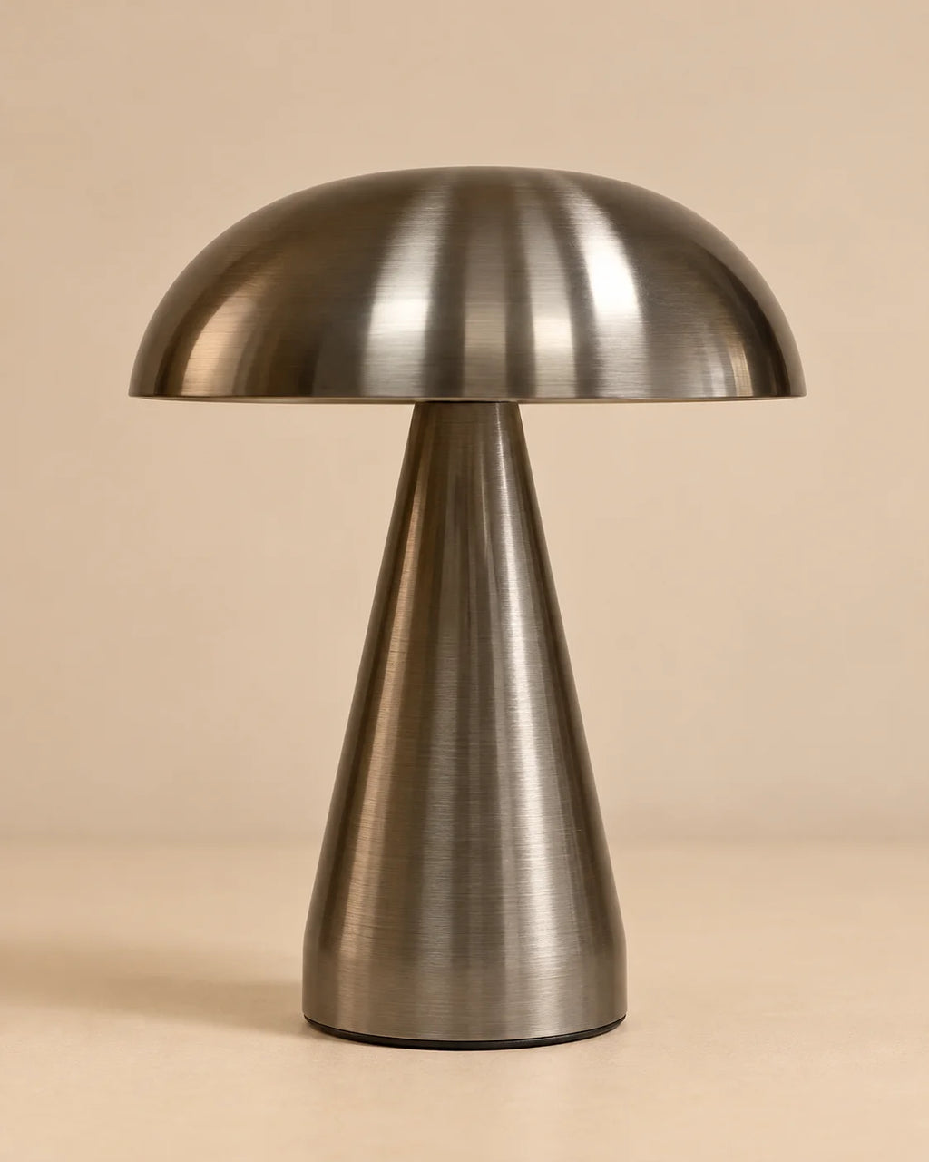 Lampe de chevet en métal argentée champignon