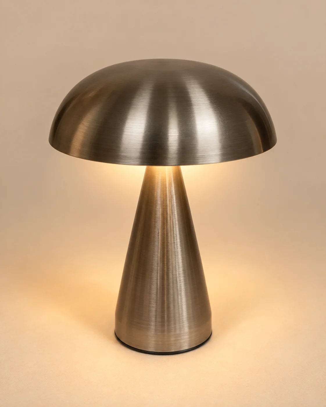 Lampe de chevet en métal argentée champignon