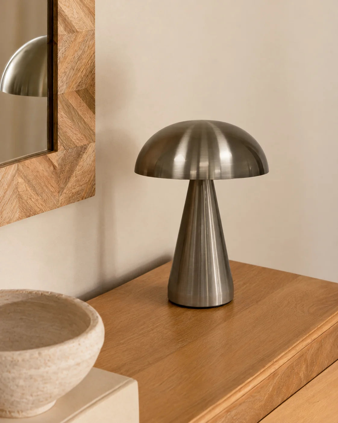 Lampe de chevet en métal argentée champignon