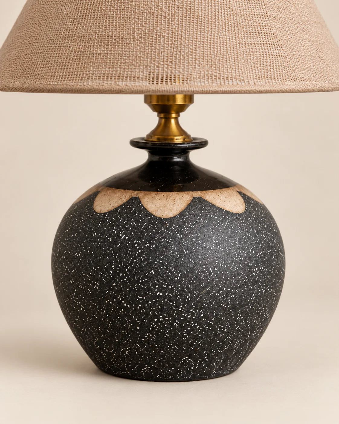 Lampe de chevet en céramique grise