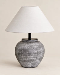 Lampe de chevet en céramique grise et abat jour blanc