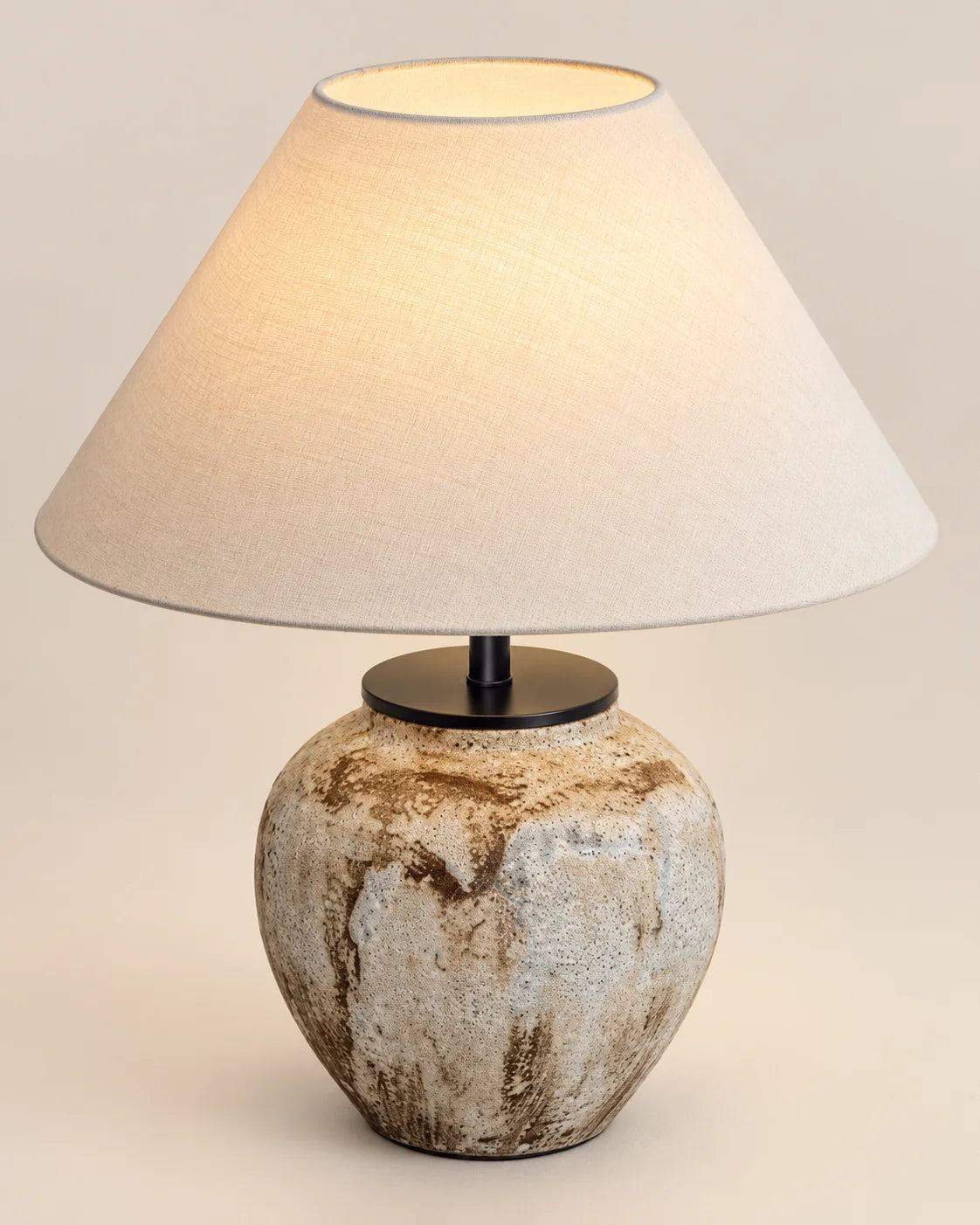 Lampe de chevet en céramique de couleur avec abat jour blanc