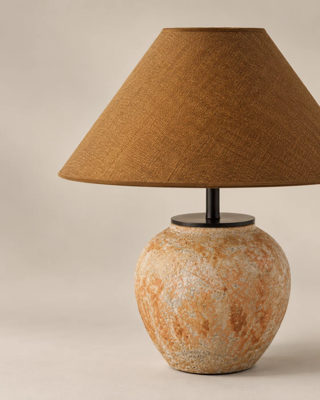 Lampe de chevet en céramique orange et abat jour
