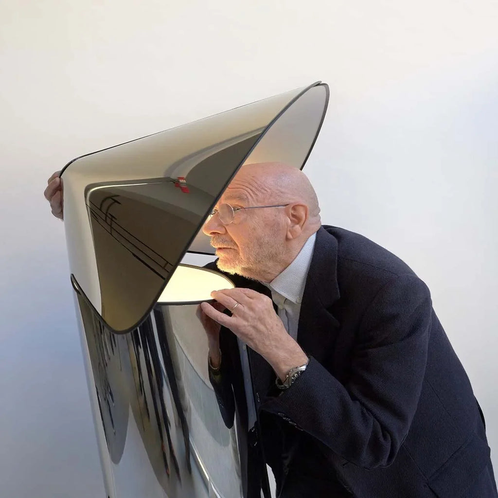 Lampe de chevet chapeau en métal design