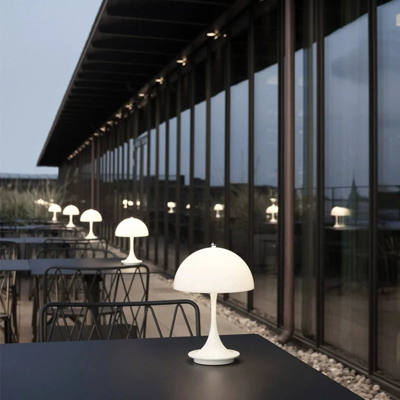 Lampe de chevet Panthella design danois