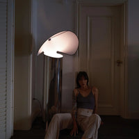 Lampe de chevet chapeau en métal design