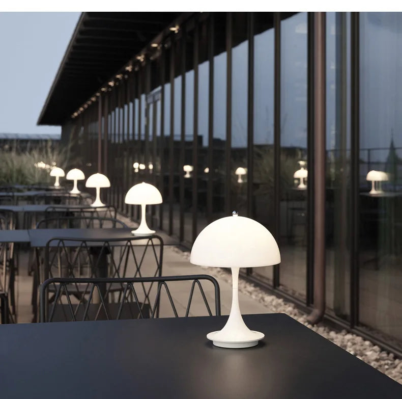 Lampe de chevet Panthella design danois