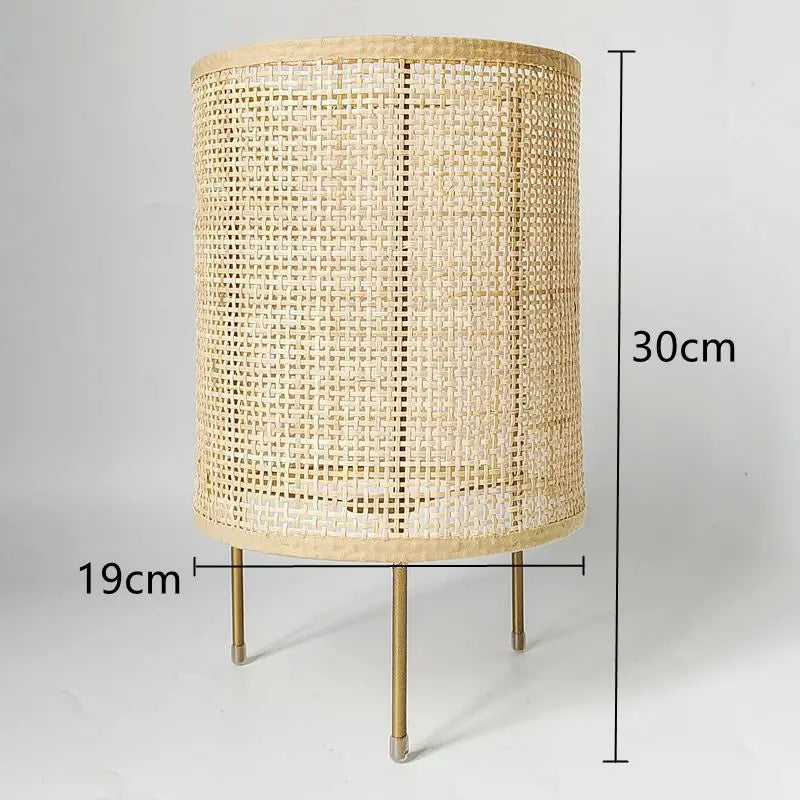 Lampe de chevet rotin trois pieds
